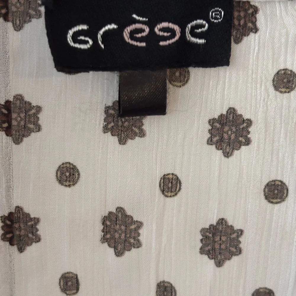 Grege Ruffled blouse Long Bell Sleeve Size 3 Women's Medium sheer beautiful. - Picture 6 of 9